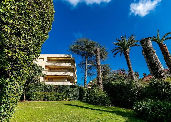 Le Chateau De La Pinede Ap4198 By Riviera Homes 胡安莱潘